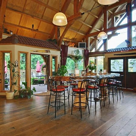 Owl Street Lodge Гоп Екстер'єр фото