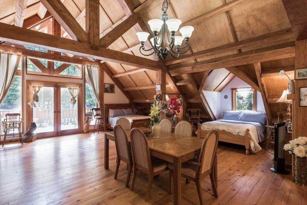 Owl Street Lodge Гоп Екстер'єр фото