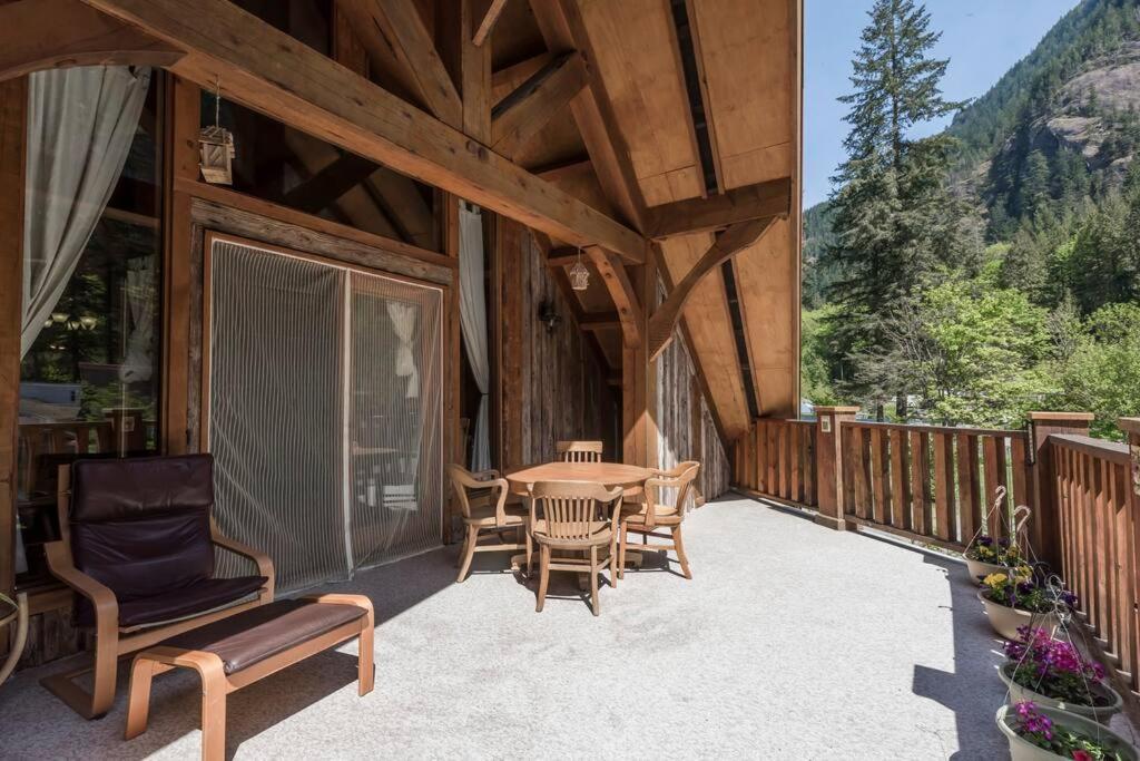 Owl Street Lodge Гоп Екстер'єр фото